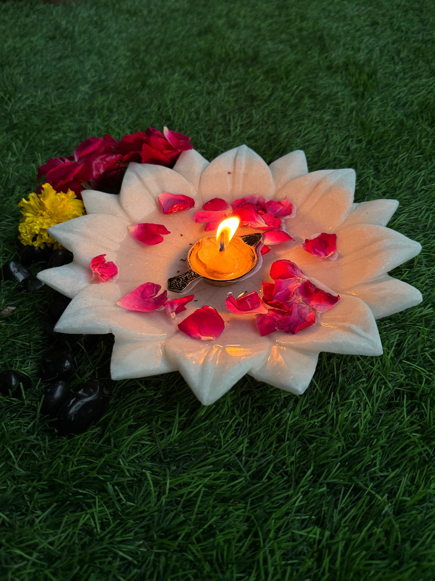 Handcrafted White Marble Urli Bowl – Decorative Marble Urli for Home, Festive Décor & Gifting